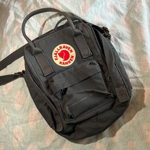 Fjallraven Kanken small crossbody bag.